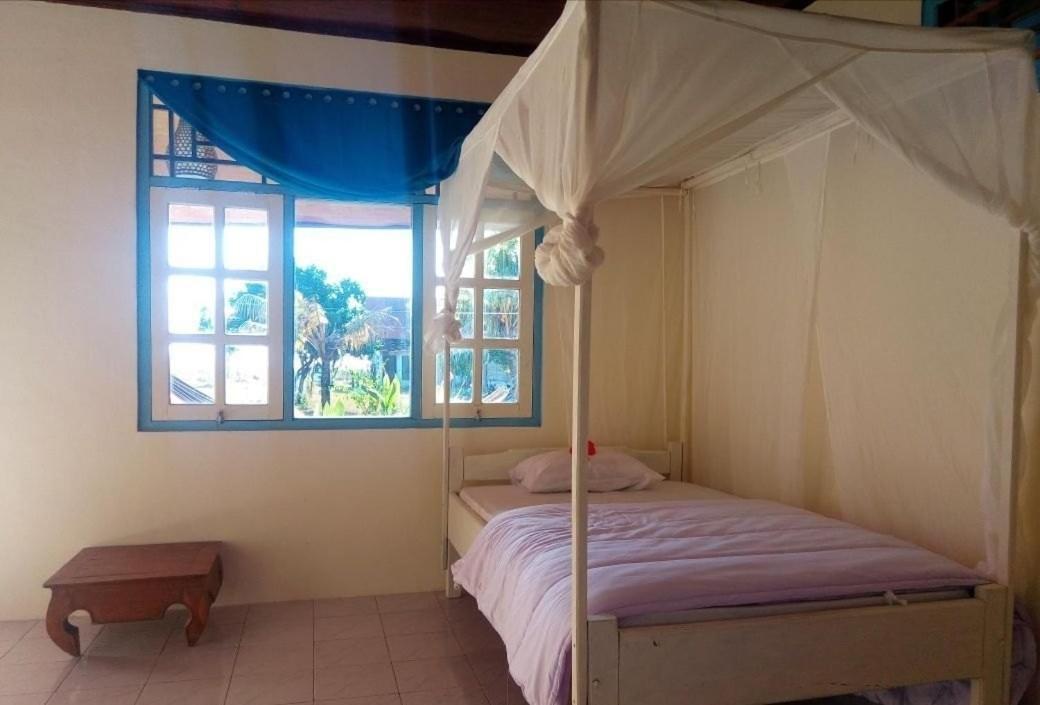 Lakey Beach Inn Hotel Huu Esterno foto